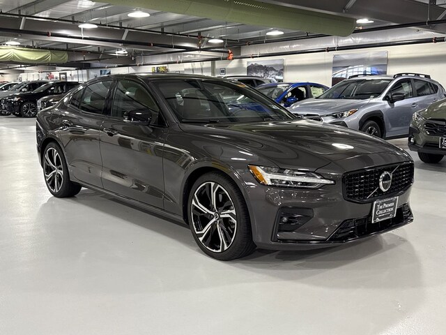 2024 Volvo S60 B5 Ultimate Dark Sedan