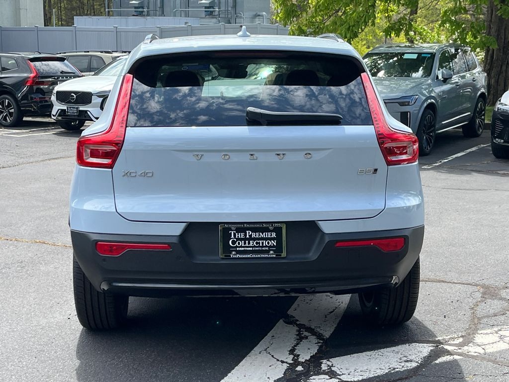 New 2026 Volvo XC40 B5 Plus SUV