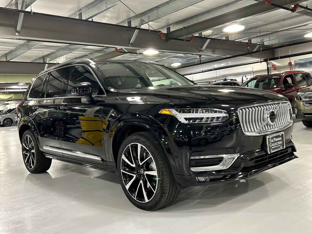 2023 Volvo XC90 B5 Plus 4WD's photo