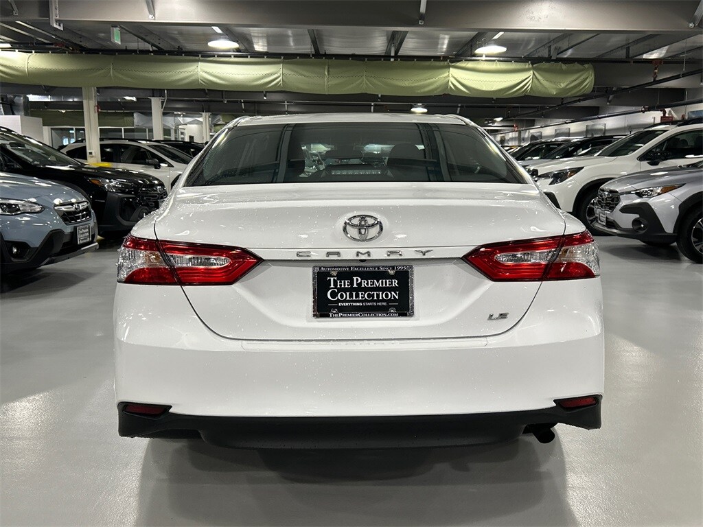 2018 Toyota Camry L photo 2