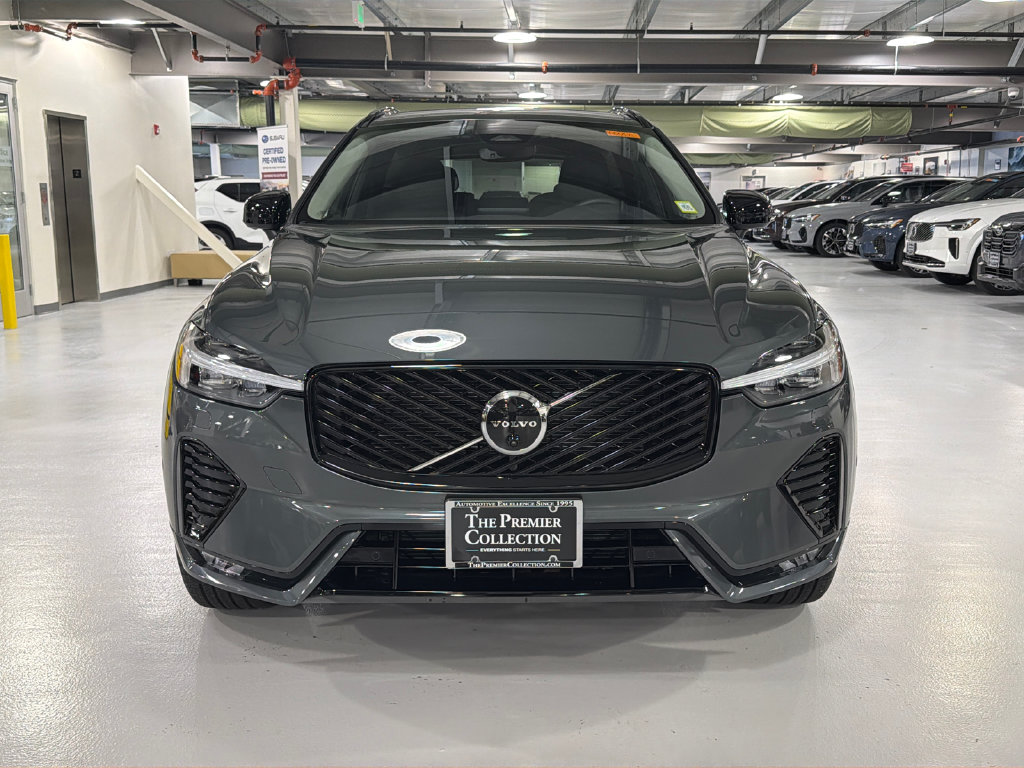 New 2026 Volvo XC60 B5 Plus SUV