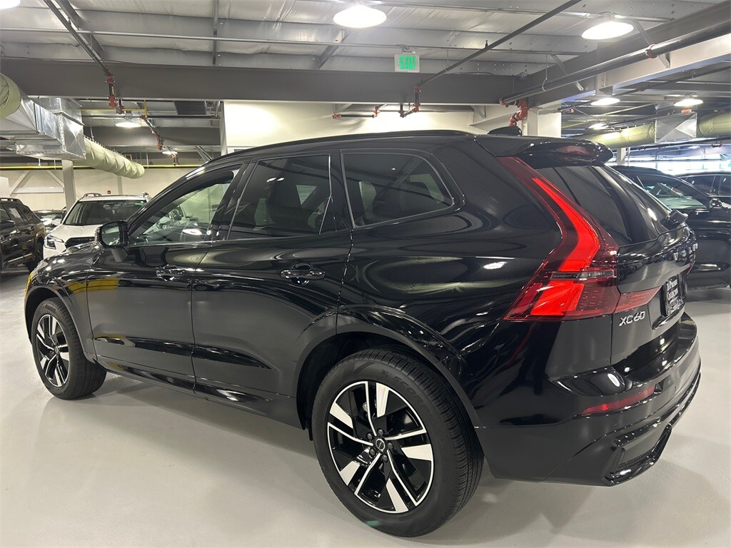 New 2026 Volvo XC60 B5 Core SUV