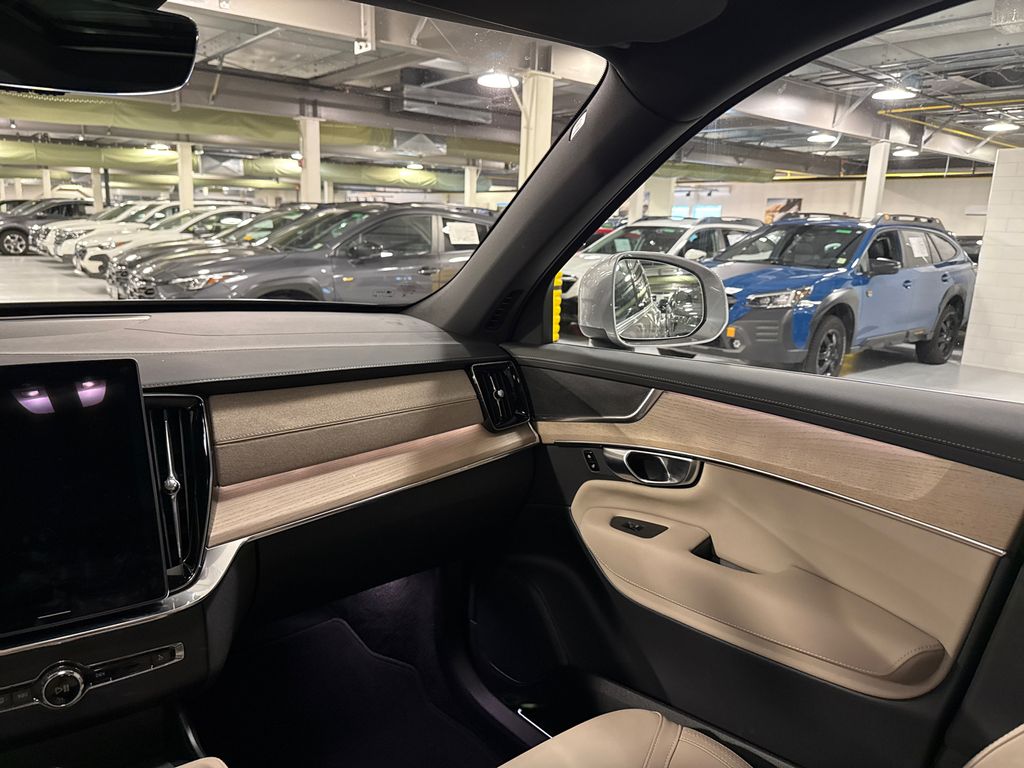 2026 Volvo XC90 Core - Photo 23