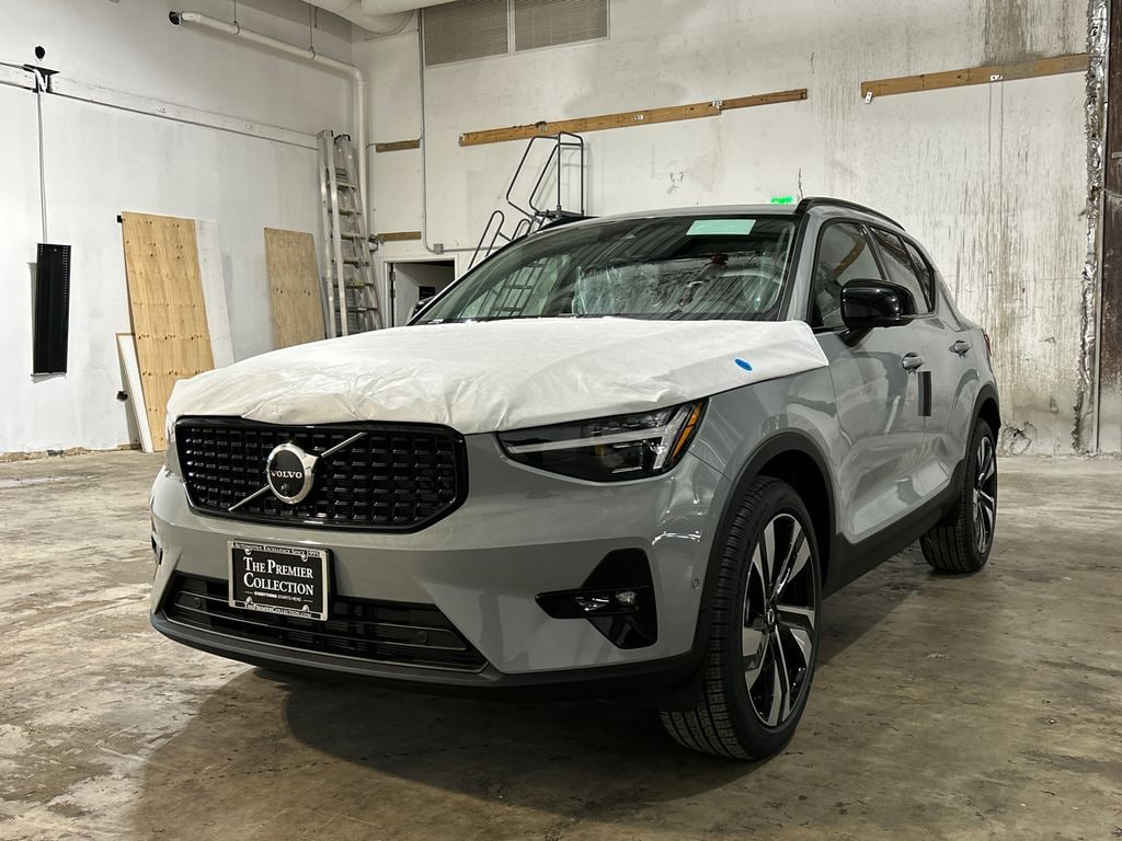 New 2026 Volvo XC40 B5 Plus SUV