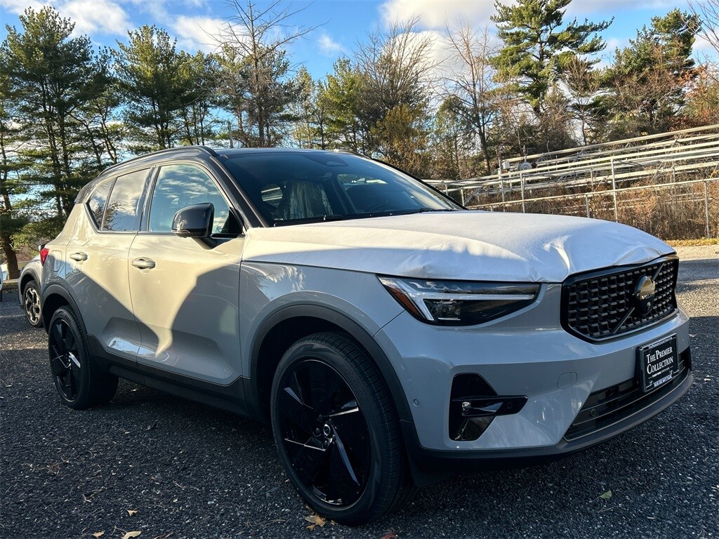 New 2026 Volvo XC40 B5 Ultra Black Edition SUV