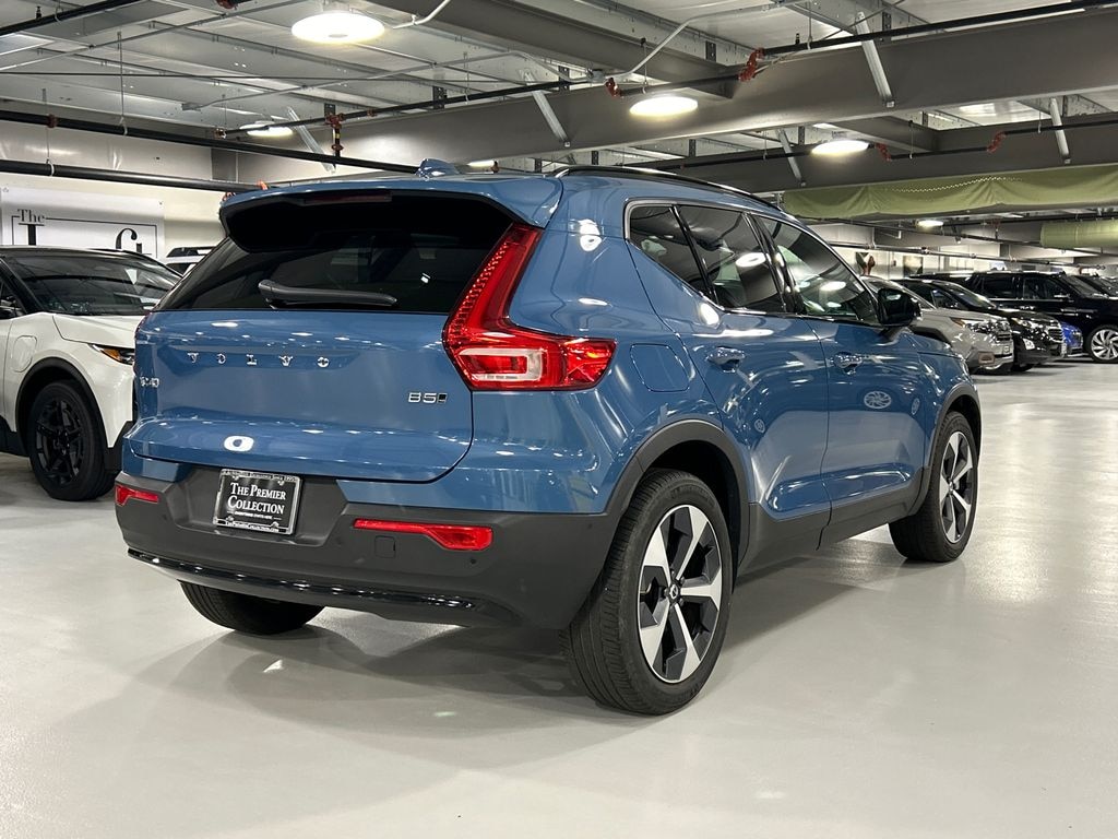 Certified 2025 Volvo XC40 B5 Plus Dark Theme SUV