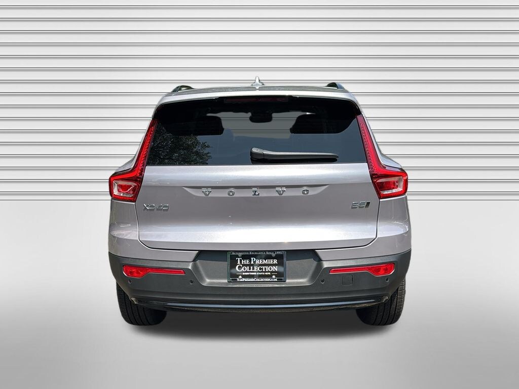 New 2026 Volvo XC40 B5 Ultra SUV