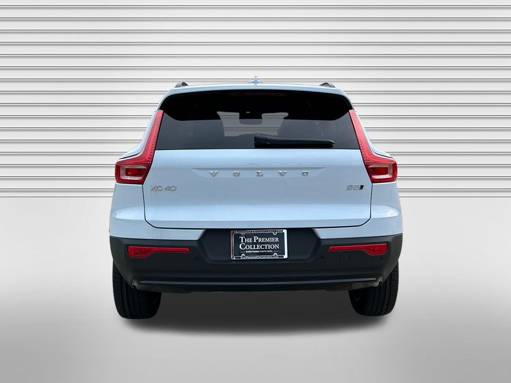 New 2026 Volvo XC40 B5 Plus SUV