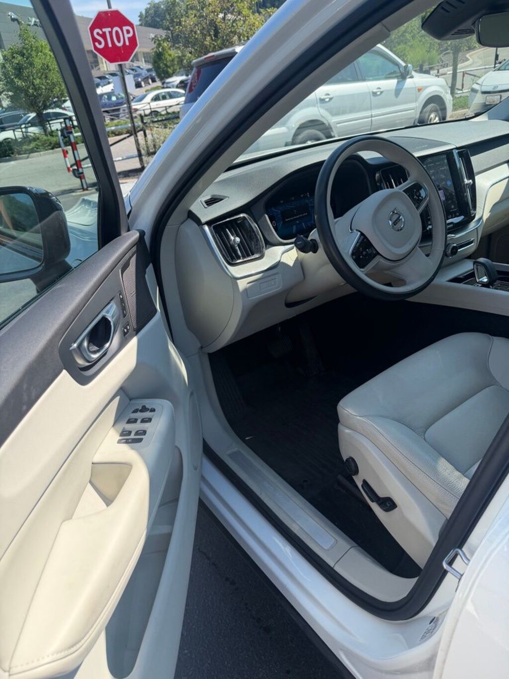 Used 2024 Volvo XC60 plug-in hybrid T8 Plus Dark SUV