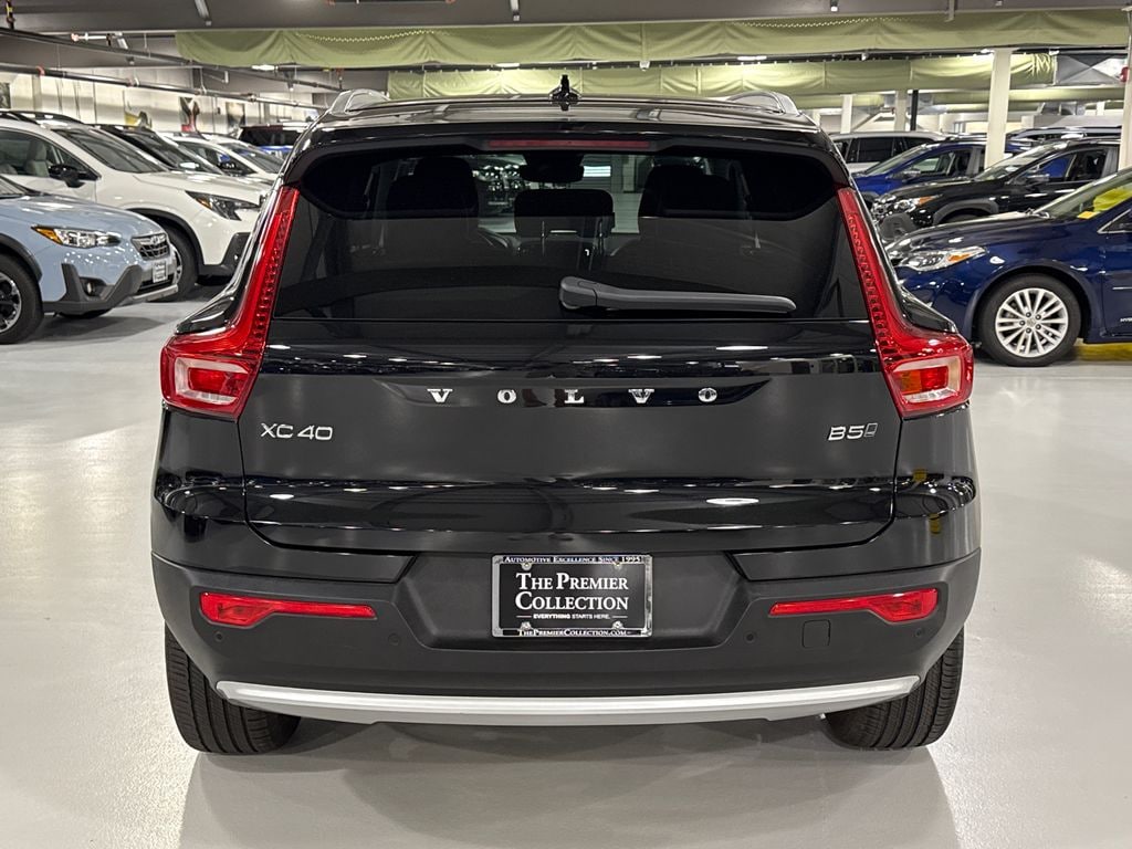 Used 2025 Volvo XC40 B5 Core Bright Theme SUV