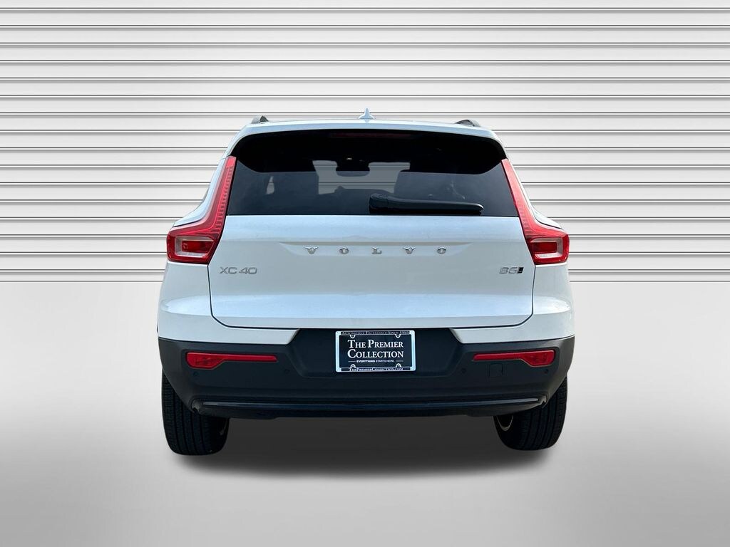 New 2026 Volvo XC40 B5 Plus SUV
