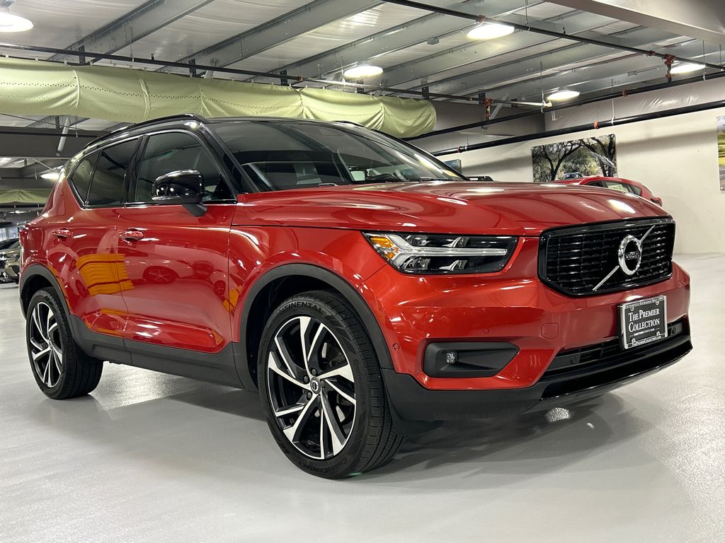 2019 Volvo XC40 T5 R-Design AWD's photo