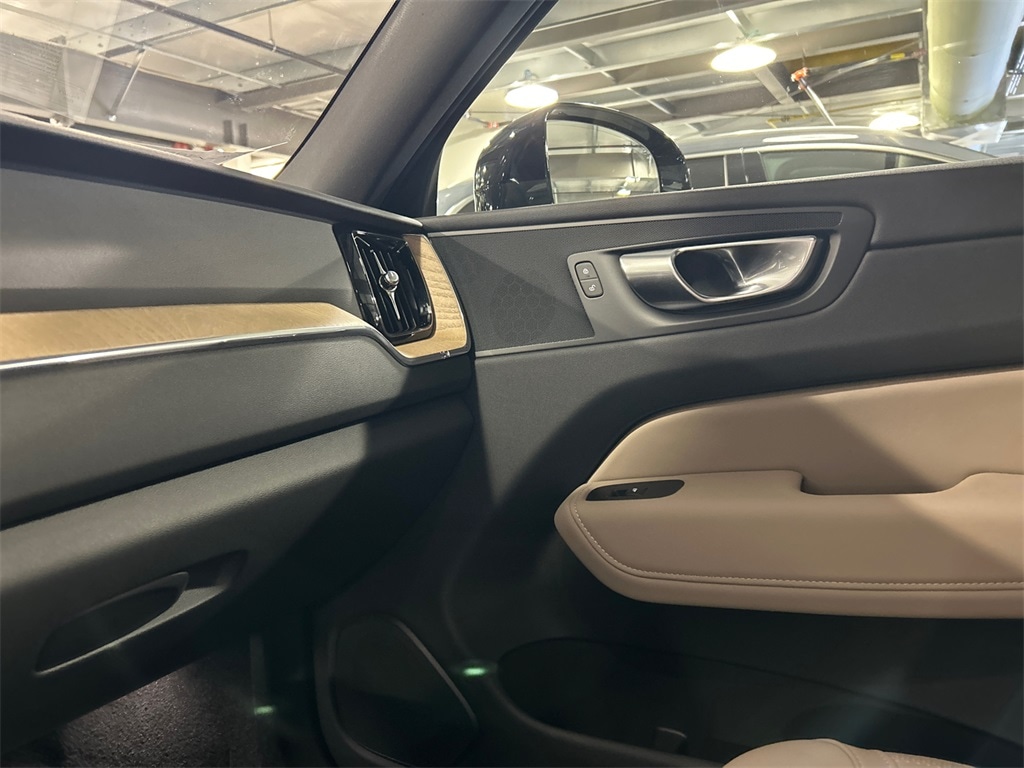 2026 Volvo XC60 Core - Photo 20
