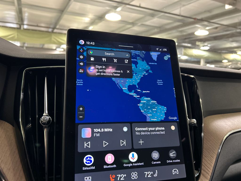 2026 Volvo XC60 Plus - Photo 16