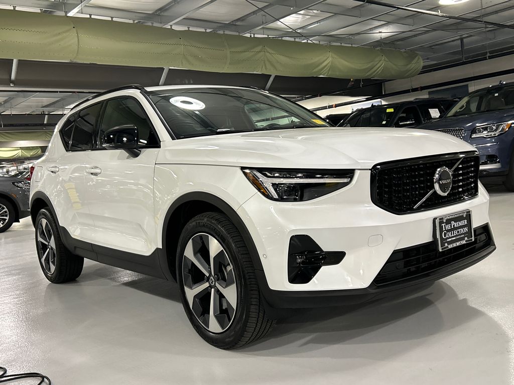2026 Volvo XC40