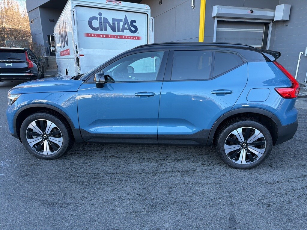2023 Volvo XC40 Recharge Plus photo 3