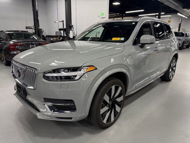 2024 Volvo XC90 plug-in hybrid T8 Plus Bright 7-Seater SUV