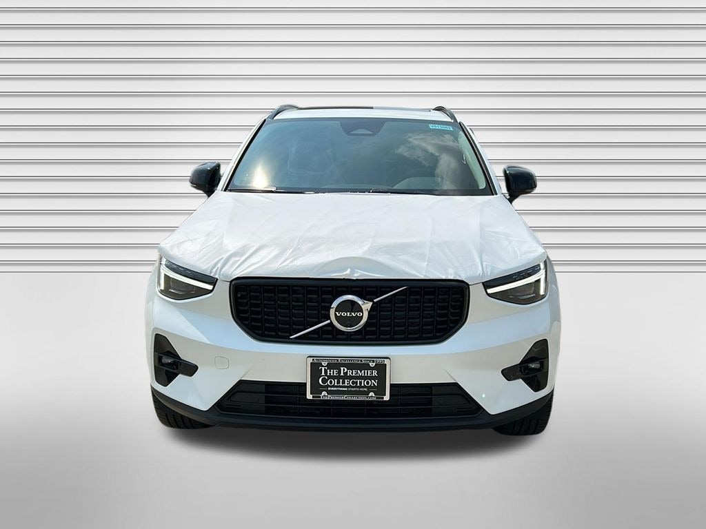 New 2026 Volvo XC40 B5 Plus SUV