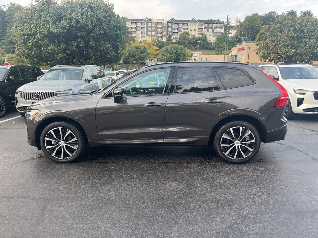 2025 Volvo XC60 B5 Plus photo 3
