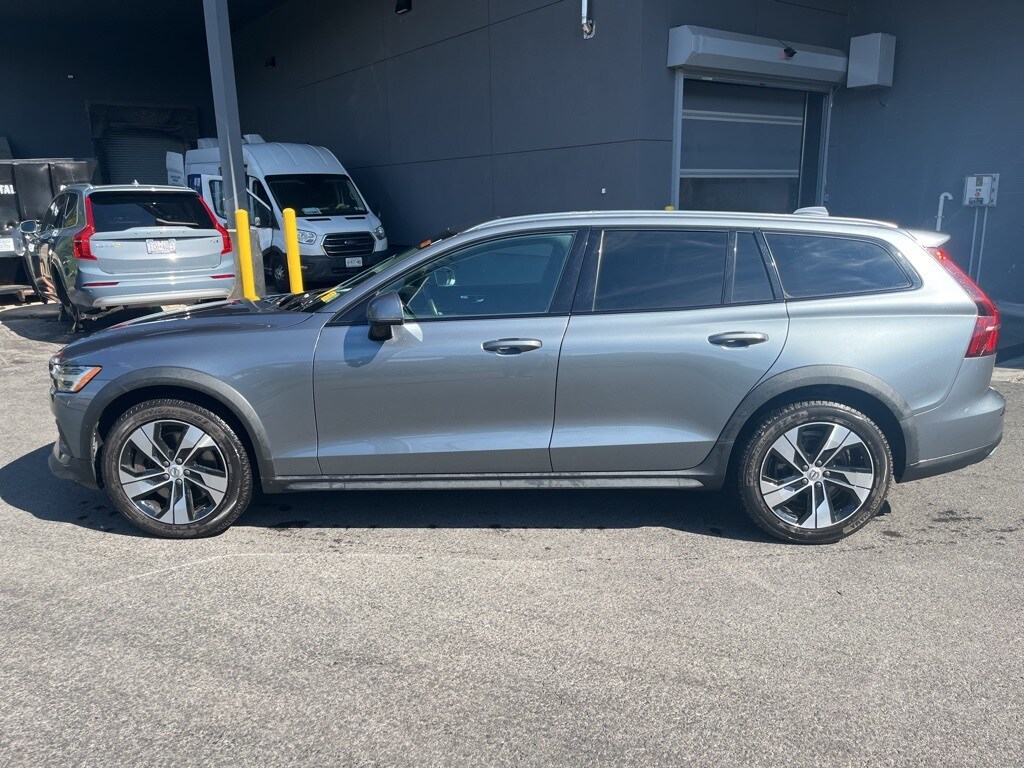 2020 Volvo V60 Cross Country T5 photo 3