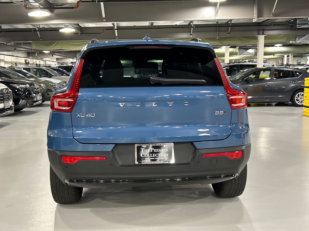 Certified 2025 Volvo XC40 B5 Plus Dark Theme SUV