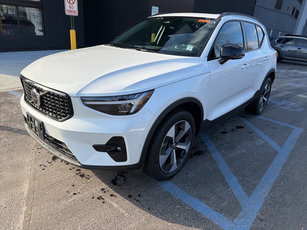 2026 Volvo XC40 Plus's photo