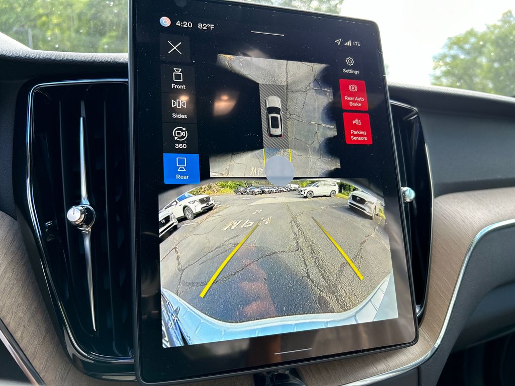 2026 Volvo XC60 Plus - Photo 18