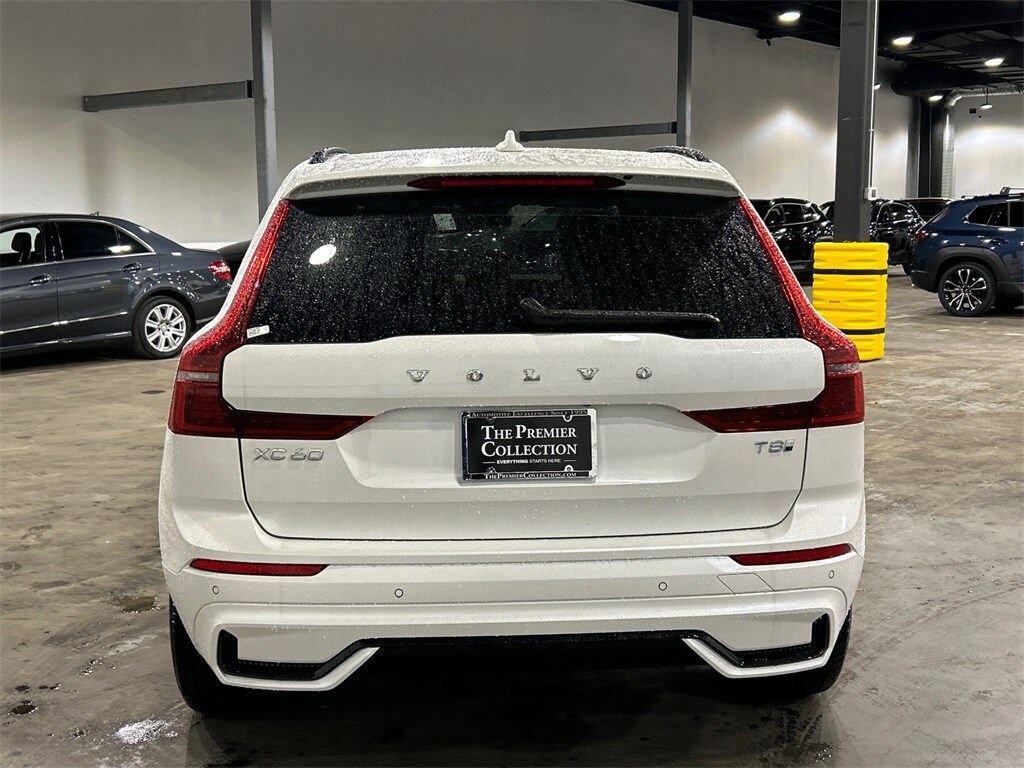 New 2026 Volvo XC60 plug-in hybrid T8 Core SUV