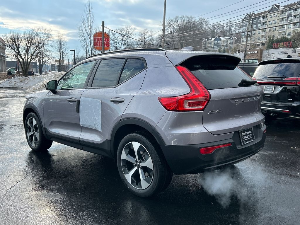 New 2026 Volvo XC40 B5 Core SUV