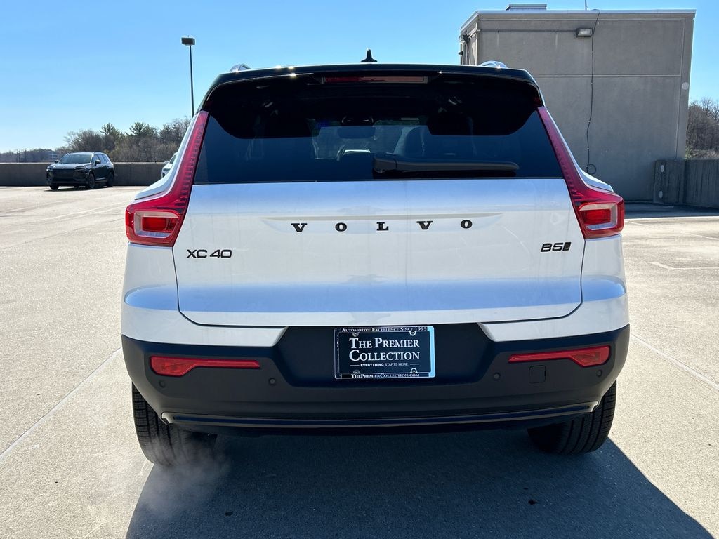 New 2026 Volvo XC40 B5 Ultra Black Edition SUV