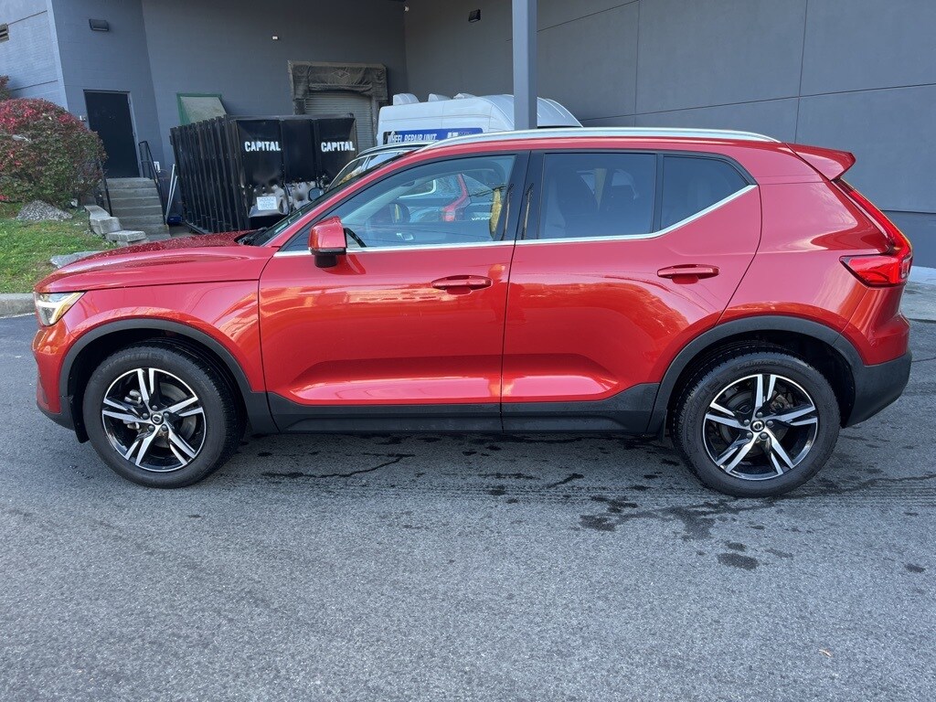 2023 Volvo XC40 AWD Plus photo 3