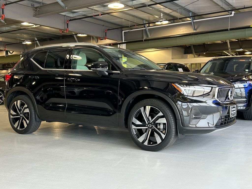 Certified 2025 Volvo XC40 B5 Plus Bright Theme SUV