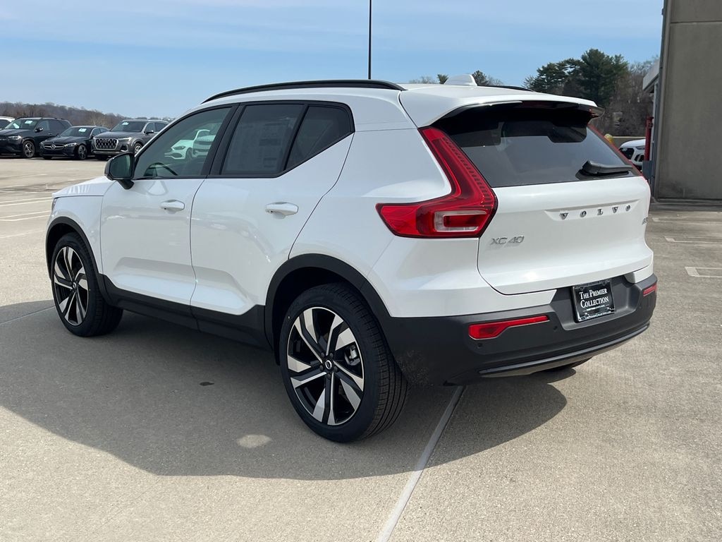 New 2026 Volvo XC40 B5 Plus SUV