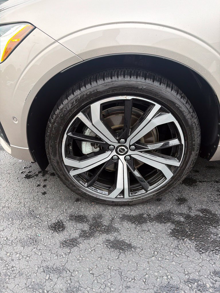 Certified 2024 Volvo XC60 plug-in hybrid T8 Ultimate Dark SUV