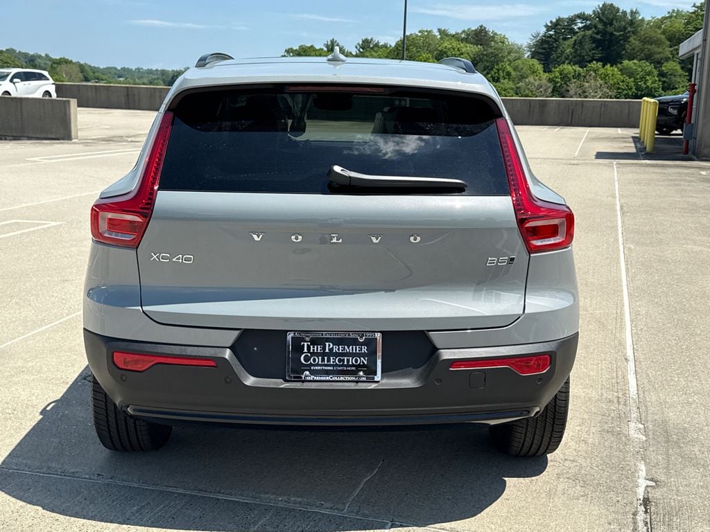 New 2026 Volvo XC40 B5 Plus SUV