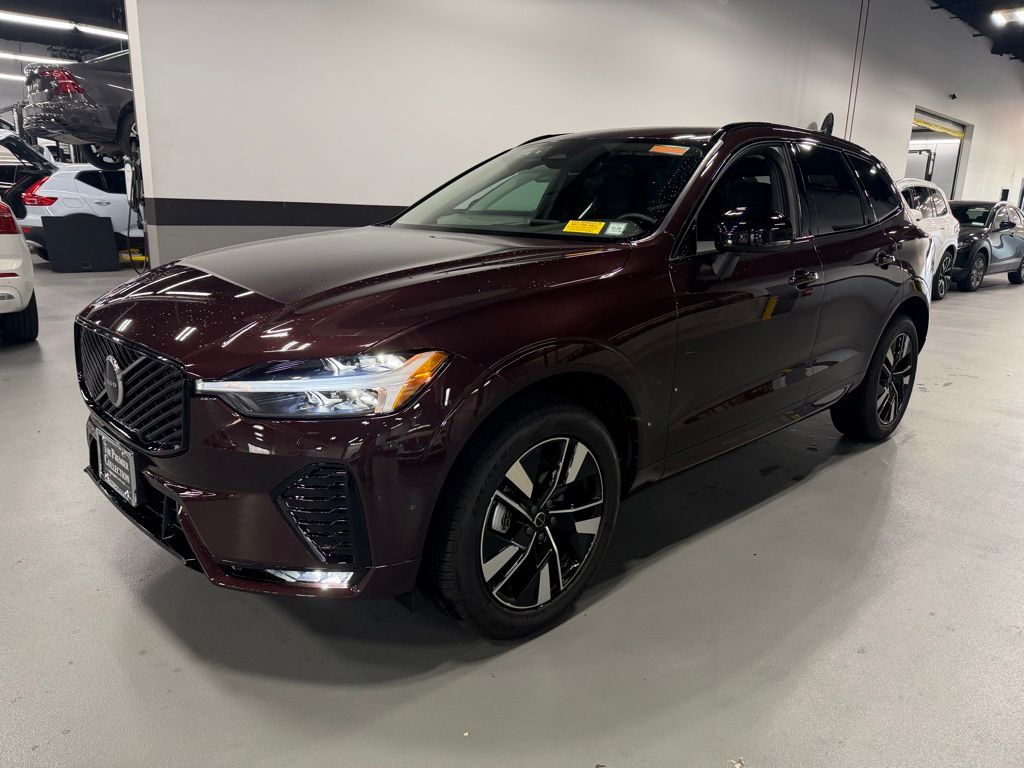 2026 Volvo XC60 B5 Core Dark AWD's photo