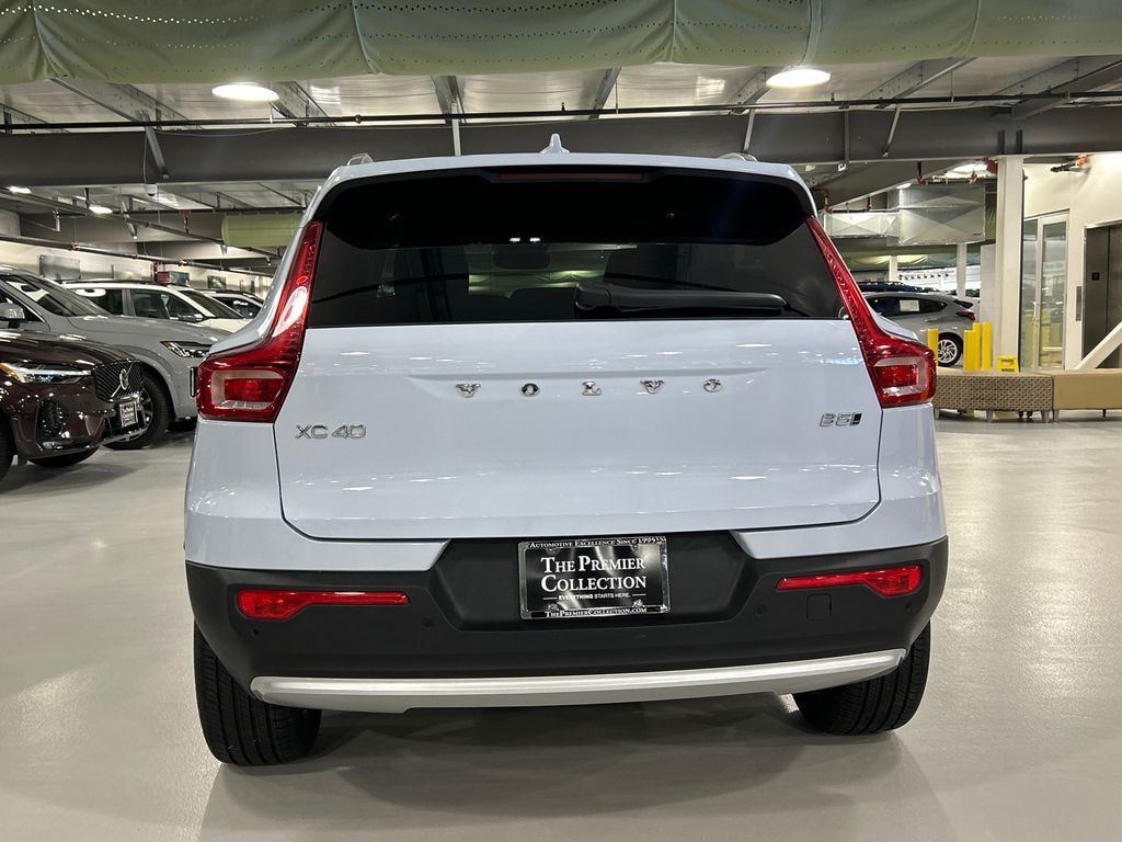 Certified 2025 Volvo XC40 B5 Core Bright Theme SUV