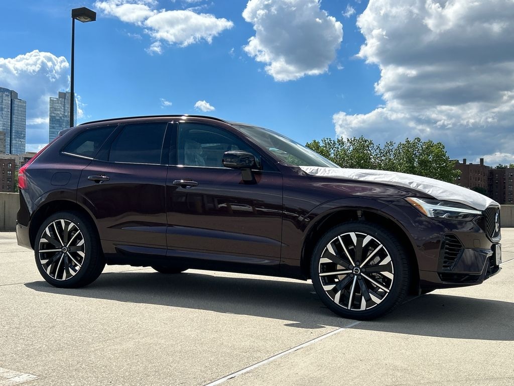 New 2026 Volvo XC60 plug-in hybrid T8 Ultra SUV