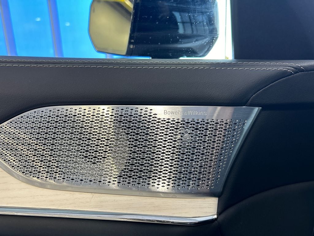 2025 Volvo EX90 Ultra - Photo 20