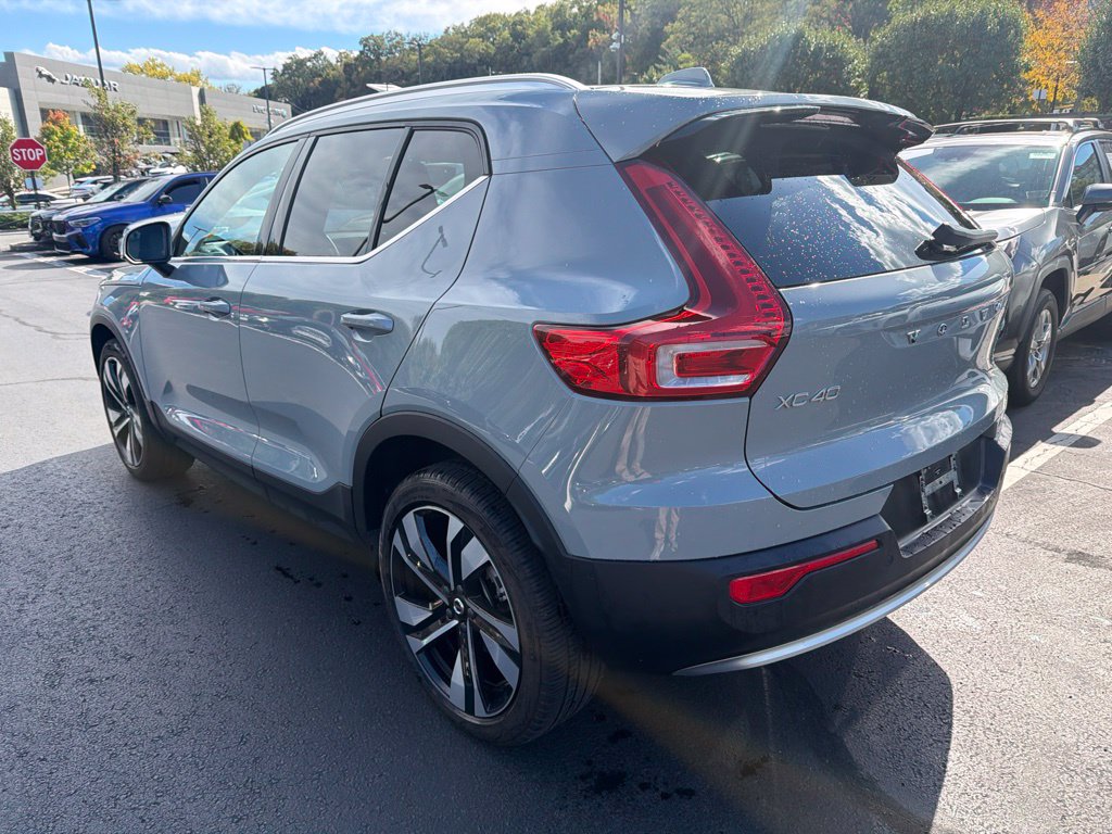 Certified 2024 Volvo XC40 B5 Plus Bright SUV