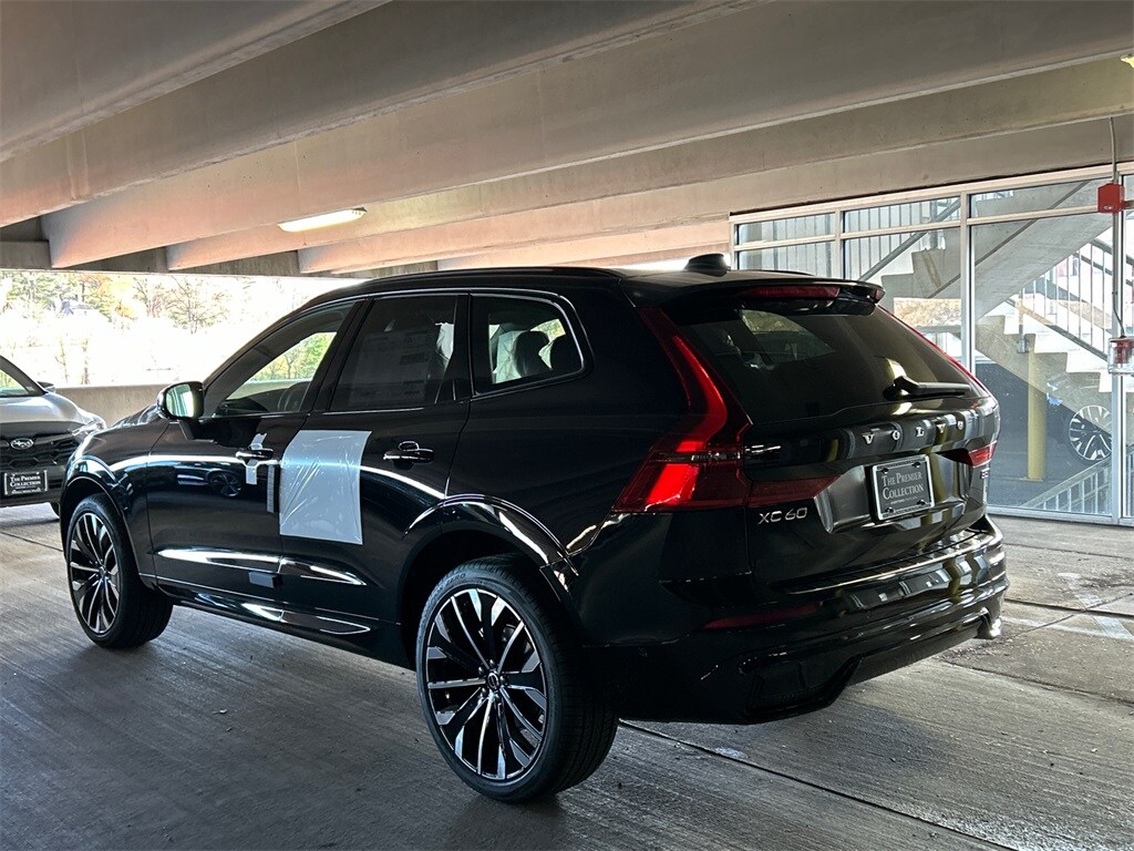 2026 Volvo XC60 B5 photo 4