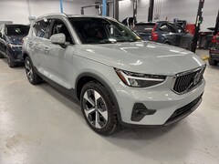 2025 Volvo XC40 B5 Plus Bright Theme SUV