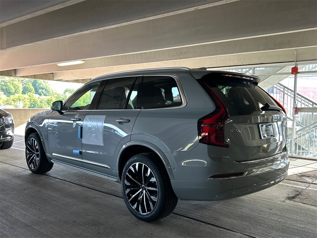 2026 Volvo XC90 Plus photo 4