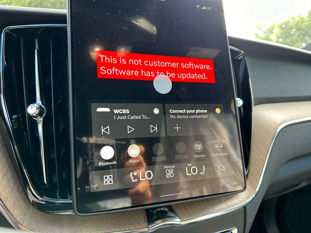 2026 Volvo XC60 Plus - Photo 17