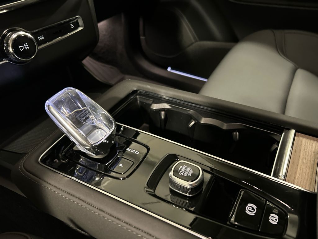2026 Volvo XC90 Plus - Photo 19