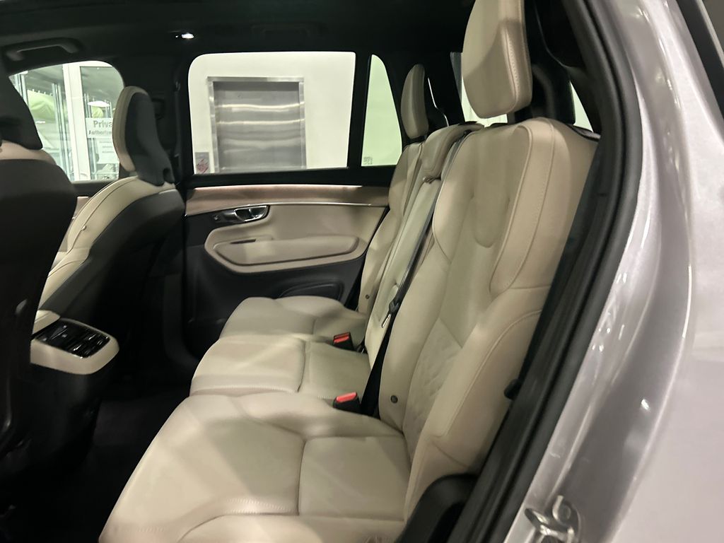 2026 Volvo XC90 Plus - Photo 22