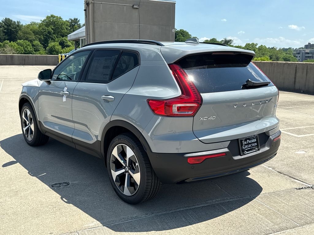 New 2026 Volvo XC40 B5 Plus SUV