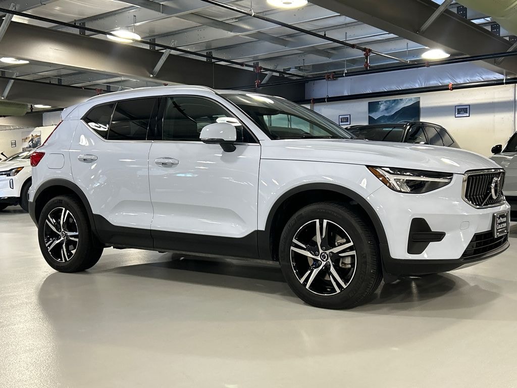 Certified 2025 Volvo XC40 B5 Core Bright Theme SUV