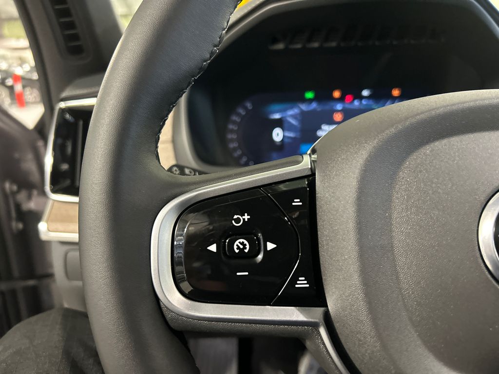 2026 Volvo XC90 Plus - Photo 13