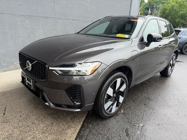 2023 Volvo XC60 Recharge Plug-In Hybrid Plus Dark SUV
